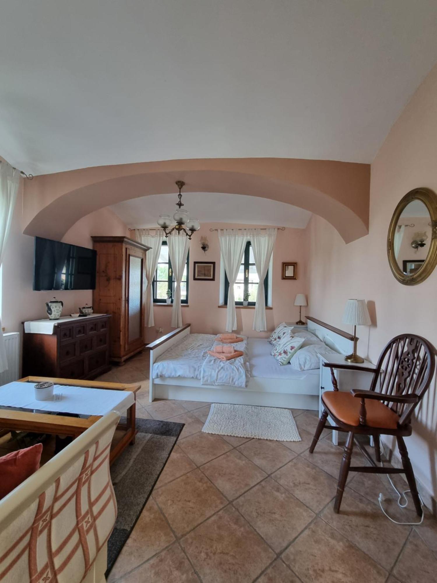 Taverna 1860 Rooms & Apartments Donja Zelina Quarto foto